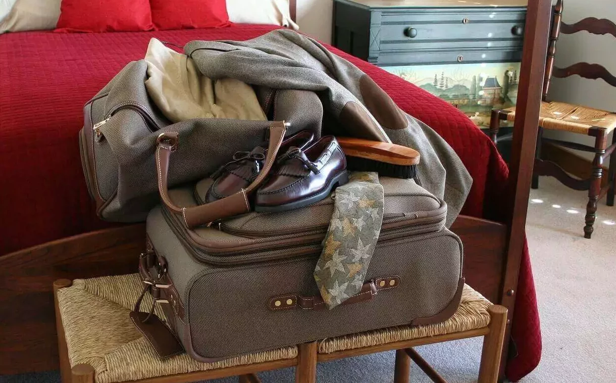 TIPS AND EFFECTIVE PACKING HACKS